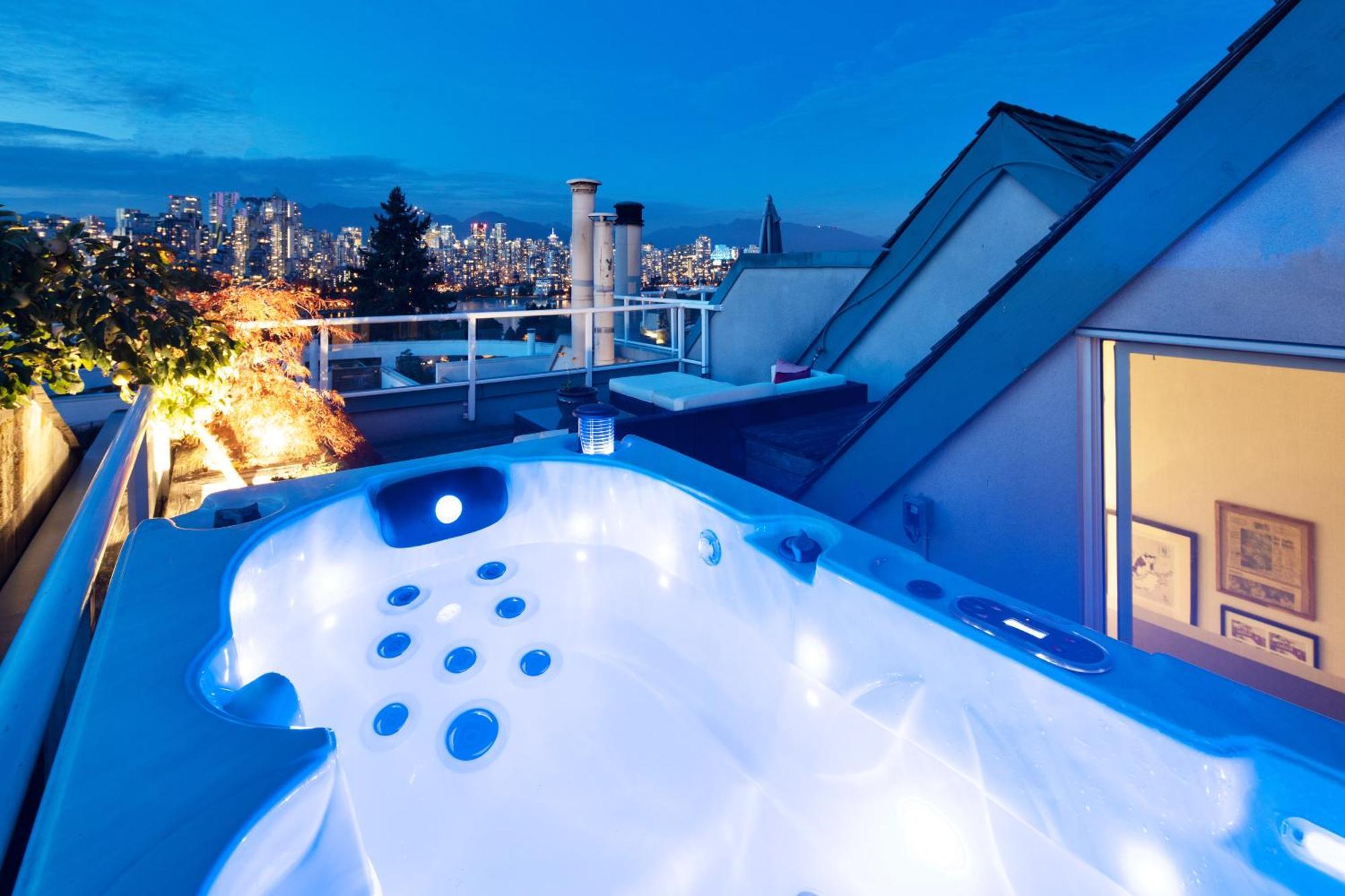 Stunning Views Penthouse Suite Ванкувер Экстерьер фото